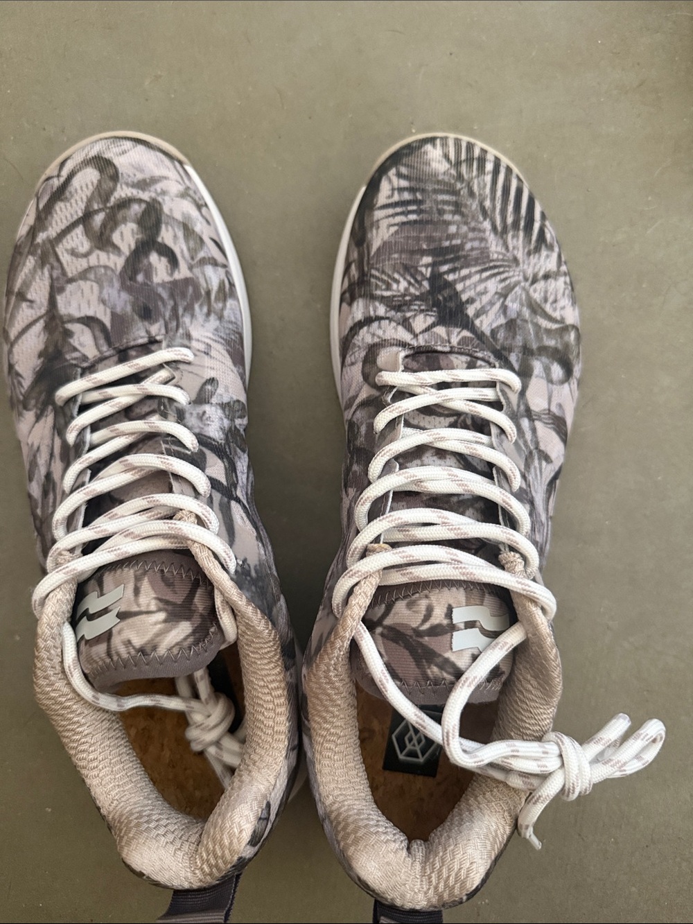 Men's Athletic Shoes in Gray Camo - Lightweight Performance
